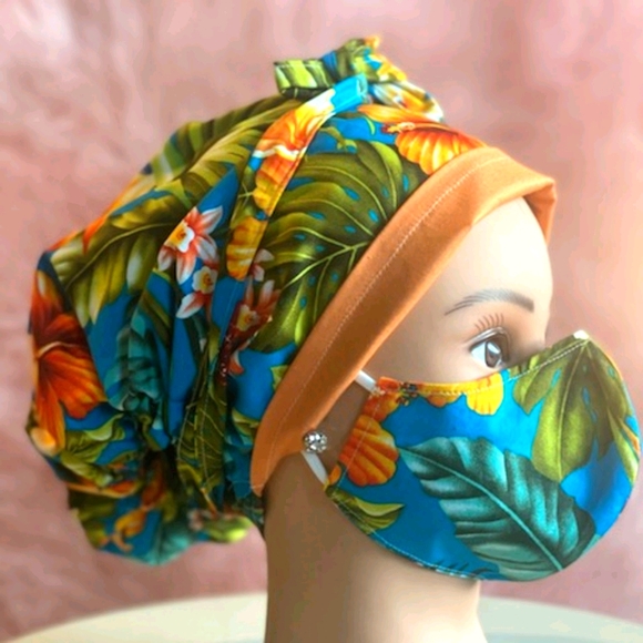 Reversible Scrub Cap and Mask - Picture 4 of 6